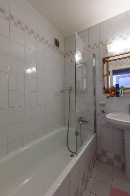 In Zentrumsnaehe Beim Hauptbahnhof Apartment *